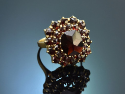 M&uuml;nchen um 1980! Wundersch&ouml;ner Granat Ring aus...