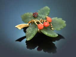 Munich around 1955! Leaf brooch with lucky beetle made of...