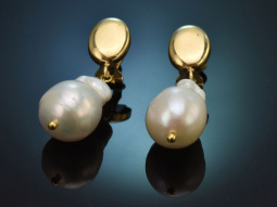 Baroque Pearls! Beautiful drop earrings in gold-plated...