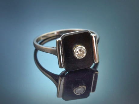 M&uuml;nchen um 1925! Schlichter Art Deco Ring mit Diamant und Onyx aus Wei&szlig;gold 585