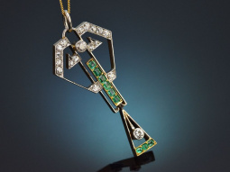 Circa 1915! Art Deco pendant necklace with emeralds and...