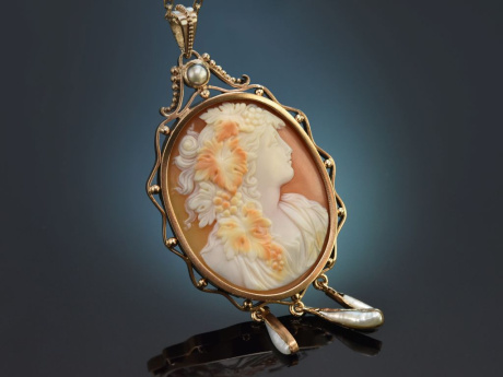 Um 1865! Sch&ouml;ner Kamee Anh&auml;nger mit Kette aus vergoldetem Silber