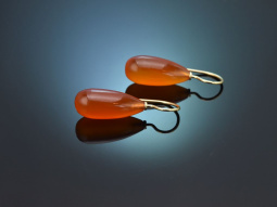 From our studio! Beautiful Carnelian drop earrings in 585...