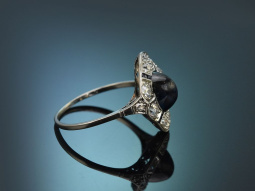 Vienna around 1915! Early Art Deco ring with sapphires...
