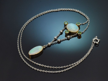 London um 1915! Opal Collier mit Tsavorithen und Diamanten aus Platin und Gold