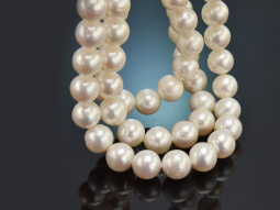 Jackie Style! Elegant 3-row cultured pearl necklace with...