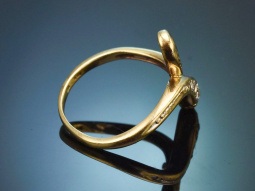 Around 1980! Beautiful snake ring with diamonds in 585 gold