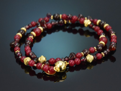 Red Velvet! Fancy bracelet made of garnet and red agate in 925 silver with gold plating