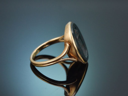 Around 1910! Historic engraved coat of arms signet ring...