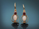 Um 1900! Zarte historische Ohrringe mit Opal und Granat aus Gold 585
