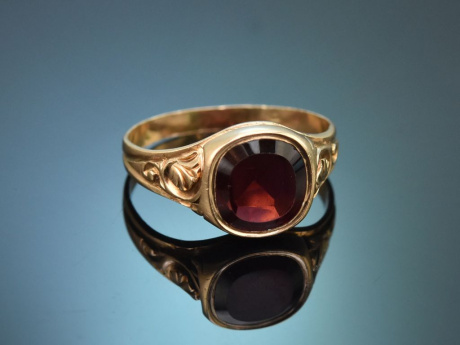 Wien um 1890! Historischer Granat Ring aus Gold 585