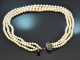 Wien um 1965! Edles 3reihiges Akoya Zuchtperlen Collier mit Diamanten Rubine Saphiren und Smaragden