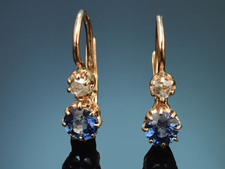 Wien um 1900! Feine Dormeuse Ohrringe mit Saphiren und Diamant Rosen aus Gold 585