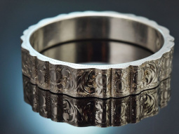 Um 1920! Sch&ouml;ner gravierter Armreif  aus Silber 900
