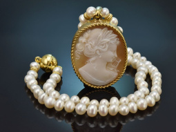 Um 1980! Sch&ouml;nes Zuchtperlen Collier mit Kamee...