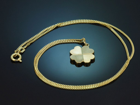 Around 1980! Lucky clover pendant with chain made of 585 gold