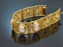 Um 1950! Sch&ouml;nes Kamee Armband aus filigranem...