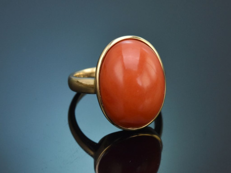 Aus unserer Werkstatt! Ring mit sch&ouml;ner Vintage Koralle aus Gold 585