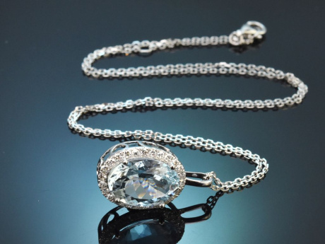 Classic diamond and aquamarine pendant with a 585 white gold chain