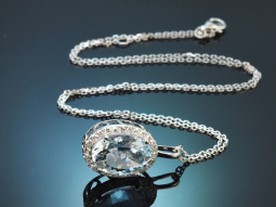 Classic diamond and aquamarine pendant with a 585 white...