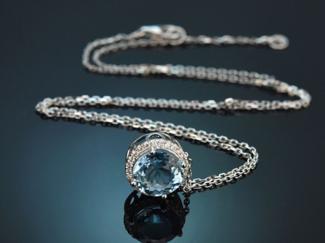 Elegant aquamarine and diamond pendant with a 585 white gold chain