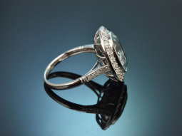 Beautiful aquamarine ring set with diamonds in 750 white...