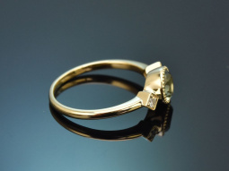 Feiner Ring mit gr&uuml;nem Turmalin und Diamanten aus...