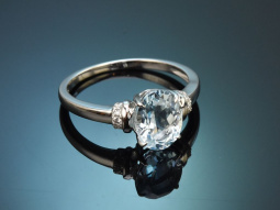 Soft Blue! Beautiful aquamarine ring with diamonds in 585...