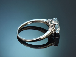 Soft Blue! Beautiful aquamarine ring with diamonds in 585...