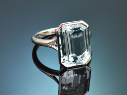 Square Blue! Sleek aquamarine ring in 585 white gold