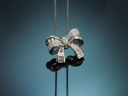 Sch&ouml;nes Schleifen Collier mit Diamanten aus...