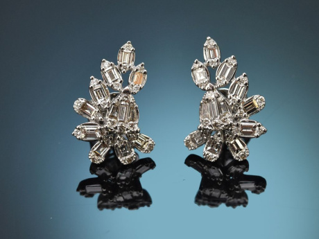 Sparkling! Elegant 1.1 carat diamond earrings in 750 white gold