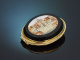 Rome around 1860! Fine micro-mosaic brooch with St. Peters Basilica made of onyx and vergolated silver.