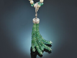 Green Tassel! Long pearl necklace with a detachable...