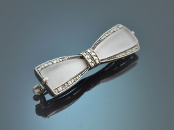 S&uuml;ddeutsch um 1900! Schleifen Brosche mit Diamant...