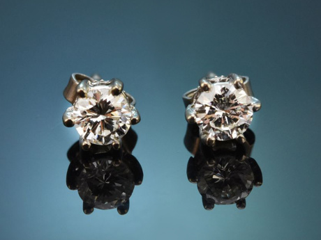 Um 1985! Feine Halbkar&auml;ter Brillant Ohrstecker zus ca. 1,0 ct Wei&szlig;gold 585