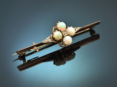 S&uuml;ddeutsch um 1900! H&uuml;bsche Opal Brosche mit Diamantrosen aus Gold 585