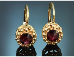 Vienna, circa 1965! Pretty garnet earrings in 585 gold