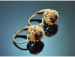 Vienna, circa 1965! Pretty garnet earrings in 585 gold
