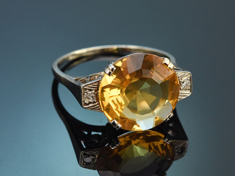 Vienna circa 1930! Fine Art Deco citrine ring set with diamonds in 585 white gold