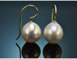 From our workshop! Delicate cultured pearl drop earrings...