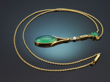 Um 1915! Lavalli&egrave;re Collier mit Chrysopras und Halbperle aus vergoldetem Silber