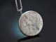 England um 1930! H&uuml;bscher runder Medaillon Anh&auml;nger mit Kette aus Sterlingsilber
