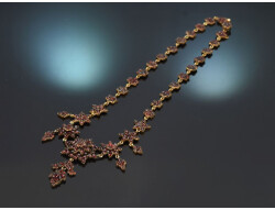 Austria circa 1880! Beautiful garnet necklace made of...
