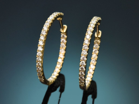 Elegant and classic diamond hoop earrings in 585 gold