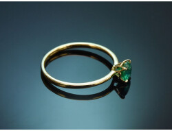 Fine Green! Delicate and elegant emerald ring in 750 gold