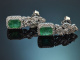 Festive emerald and diamond earrings in 750 white gold