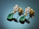 Classic diamond earrings with emerald teardrops in 750 yellow gold