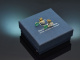 Classic diamond earrings with emerald teardrops in 750 yellow gold