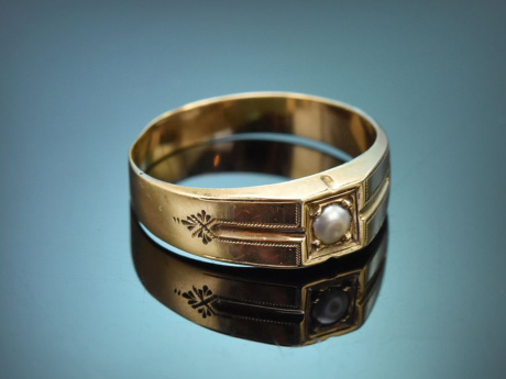 Um 1890! Schlichter historischer Bandring mit Naturperle aus Gold 585